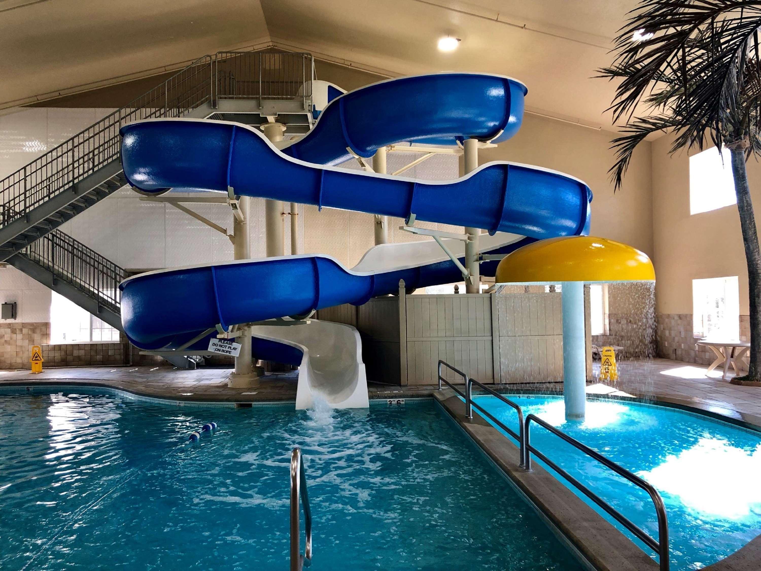 Country Inn & Suites By Radisson Bismarck Waterpark Zewnętrze zdjęcie
