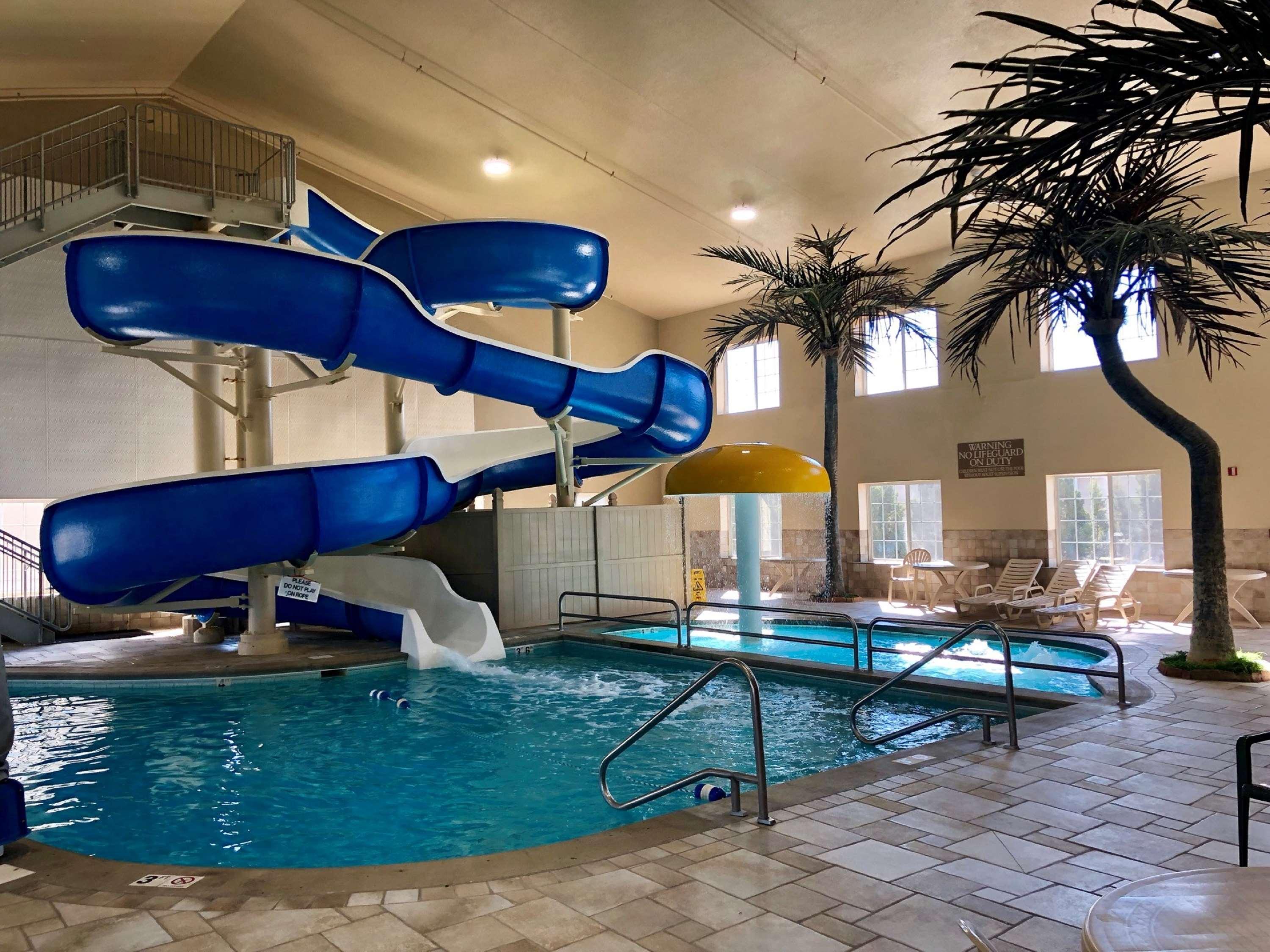 Country Inn & Suites By Radisson Bismarck Waterpark Zewnętrze zdjęcie